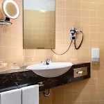 Hotell Nh 4*