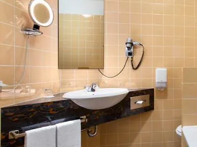 Hotel Nh 4*
